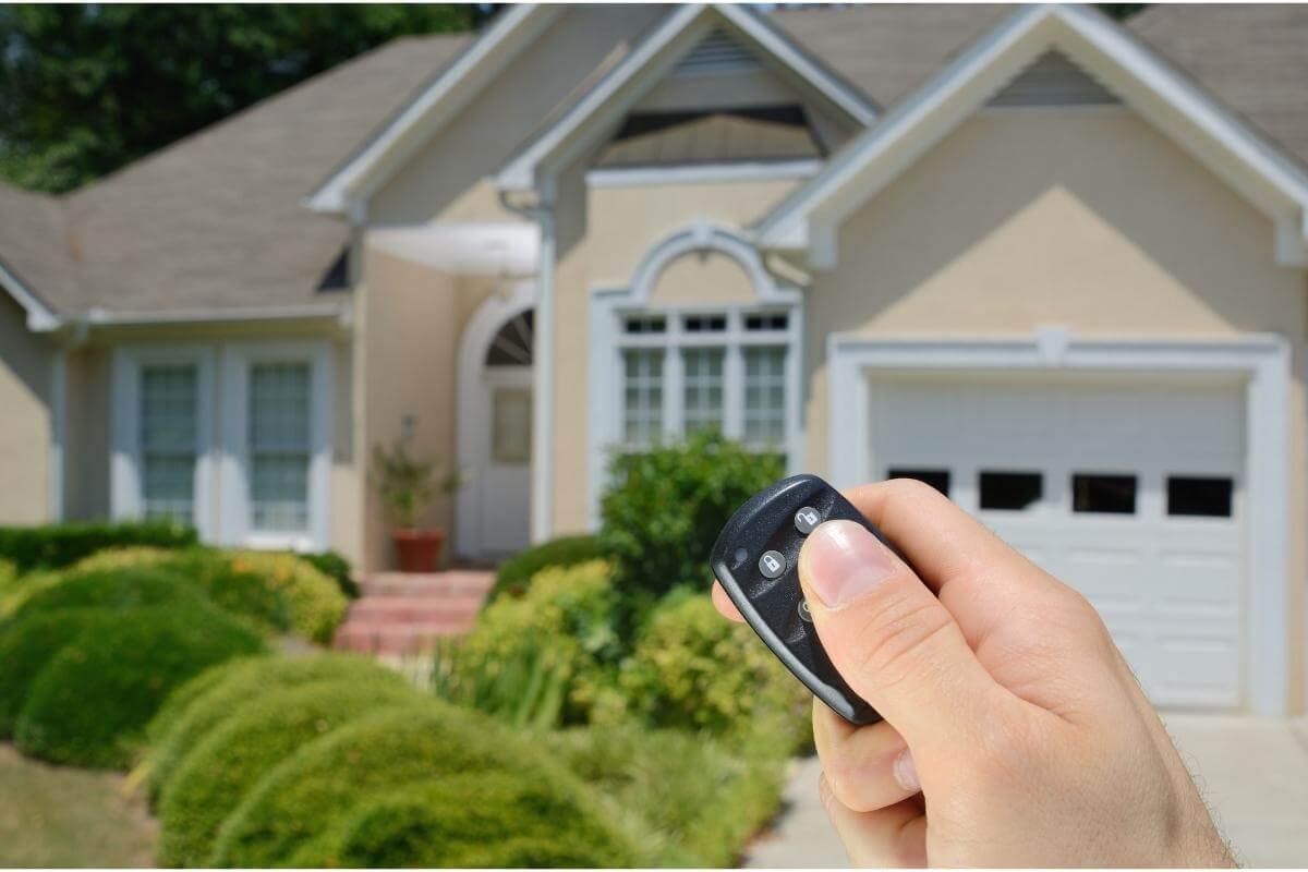 Greșeala banală care îți arată casa hoților: Cum să îți protejezi locuința