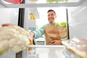 Trucul cu hârtie care oprește mirosurile urâte
