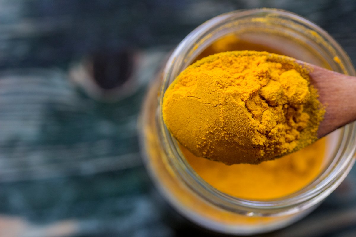 Apa cu turmeric dimineața: efecte după 7 zile