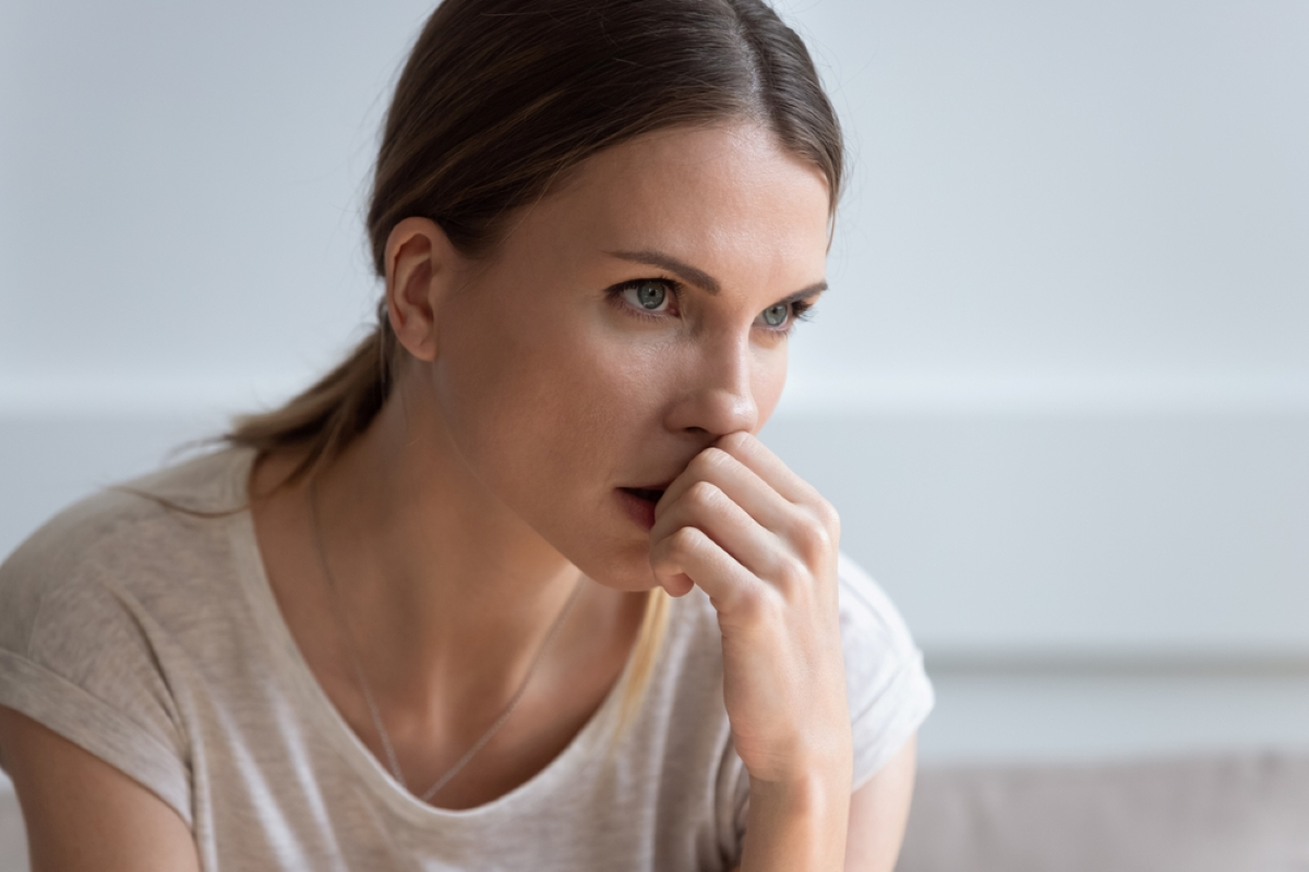O întrebare simplă care elimină anxietatea în 60 de secunde