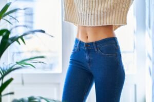 Ceară pentru blugi: un look nou în 5 minute