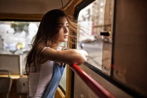 De ce o călătorie cu trenul relaxează creierul mai bine decât o vacanță: Efectul meditativ confirmat de neurobiologi