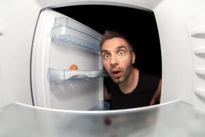 Chibrituri în frigider: curat, fără mirosuri