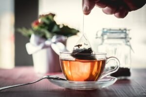 Un pliculeț de ceai folosit și ghiveciul tău va crește ca pe drojdie!