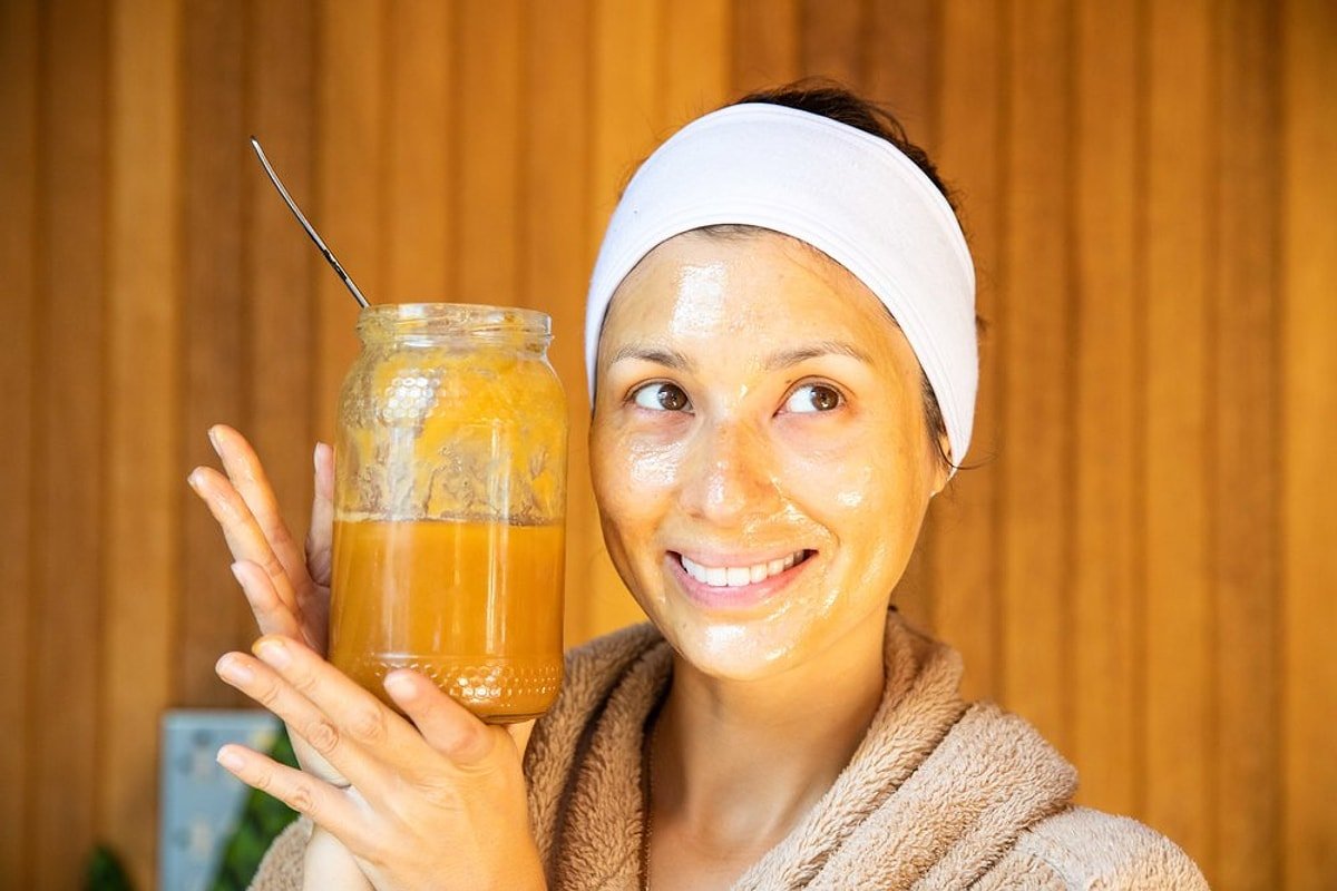 Masca de 3 ingrediente care redă strălucirea feței