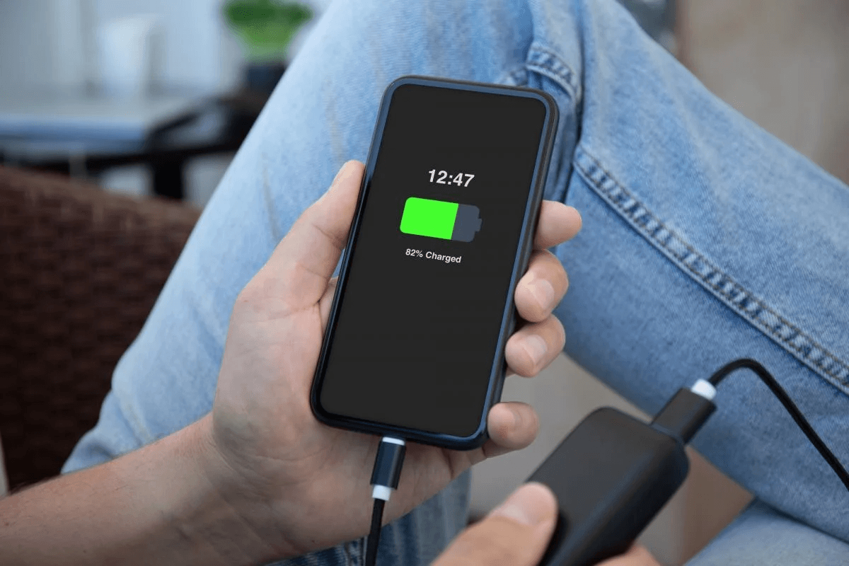 De ce încărcarea smartphone-ului până la 80% nu e doar o cifră