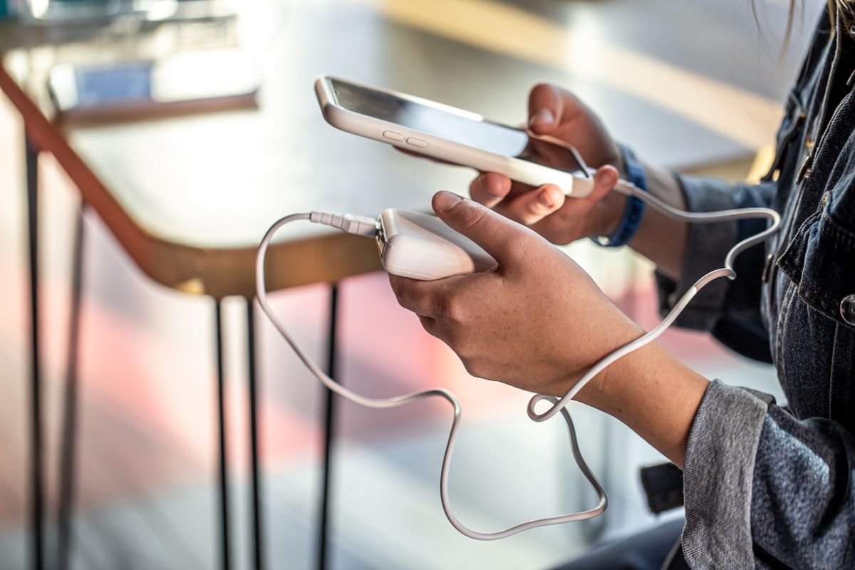 De ce încărcarea smartphone-ului până la 80% nu e doar o cifră