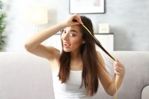 De ce părul crește mai greu vara: Răspunsul surprinzător al trihologilor