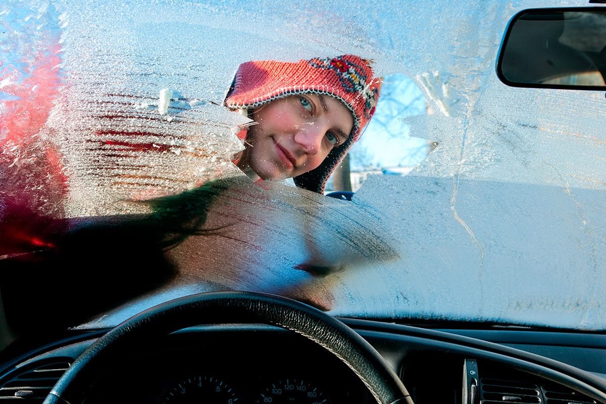 De ce nu ar trebui să încălzești motorul mai mult de 2 minute iarna?