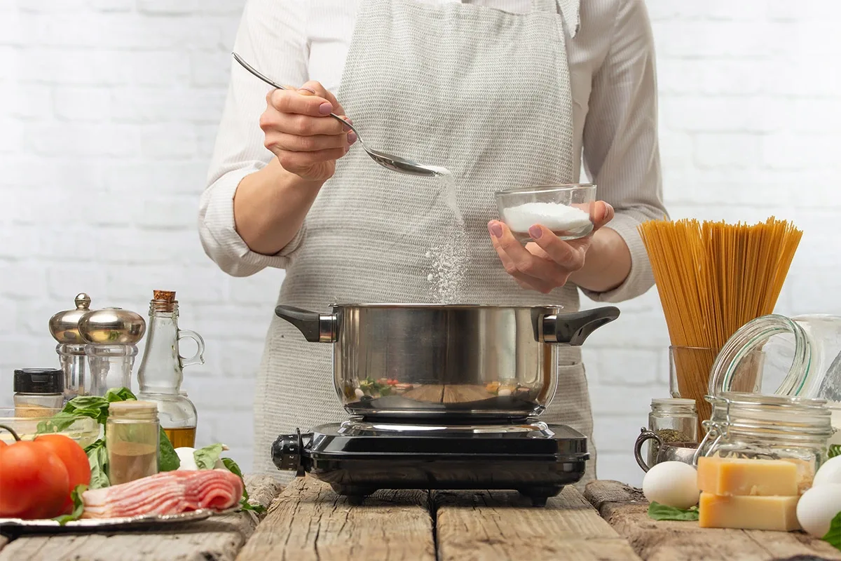Pastă cremoasă din 3 ingrediente în 12 minute: delicioasă, simplă și ca la restaurant