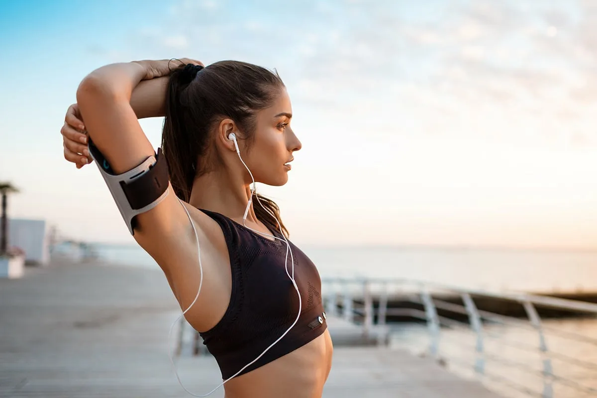 Exercițiul de 5 minute care topește burta: Plank-ul, secretul unui abdomen tonifiat