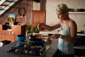 De ce nu trebuie să prăjești carnea pe o tigaie rece: Secretul unui preparat suculent