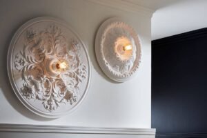 Detaliu-talisman: simbolistica rozetei în stil românesc