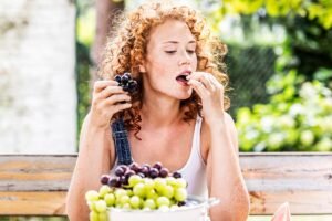 De ce merită să mănânci struguri înainte de culcare – explicația științei