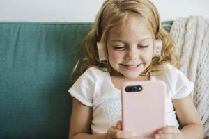 Cum să-l faci pe copil să închidă singur telefonul