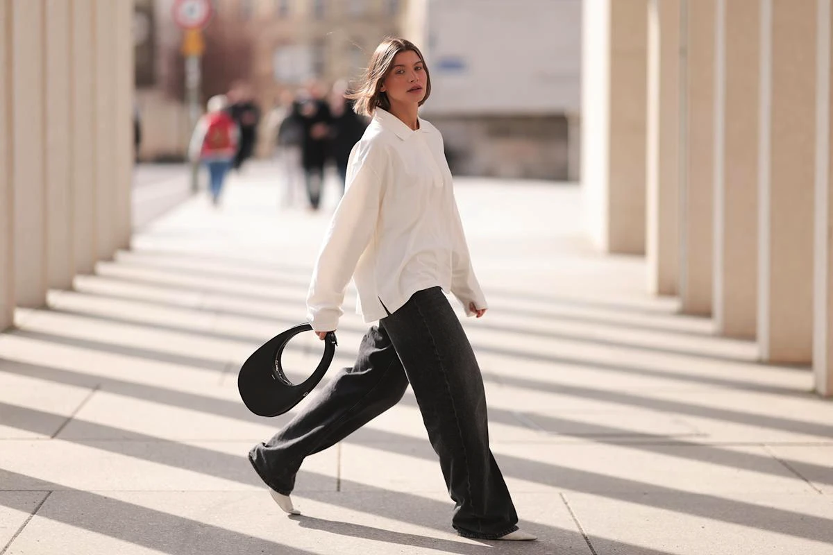 Înlocuiește clasicul: ce culoare de blugi a devenit trendul principal al sezonului toamnă-iarnă 2025–2026 