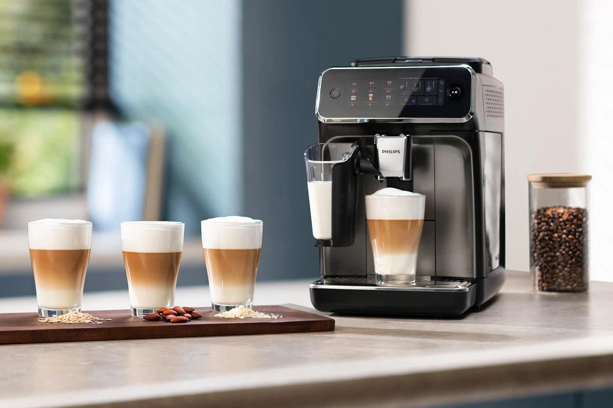 TOP 10 Espressoare automate de urmărit la Black Friday 2025 pe eMAG: Pregătește-ți bugetul pentru cafea perfectă acasă!