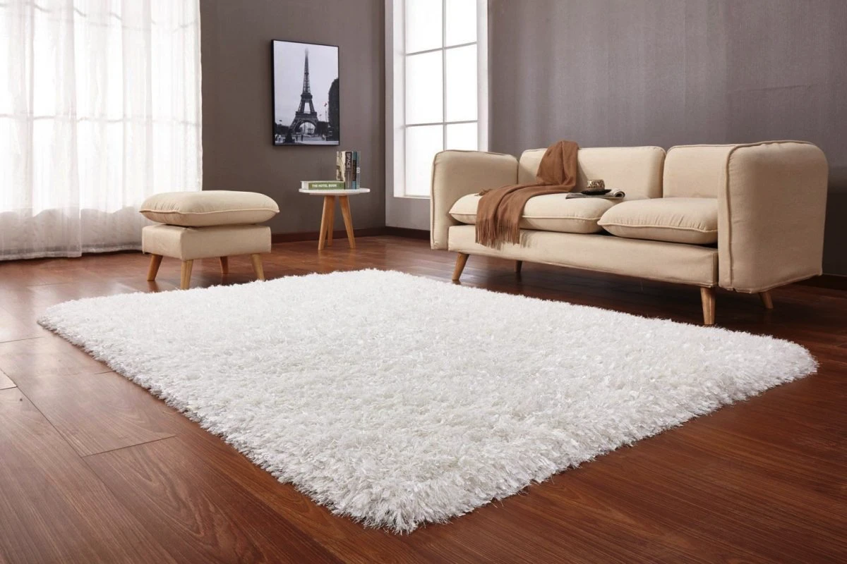 De ce arată balconul mohorât toamna — și trei soluții care vor uimi oaspeții