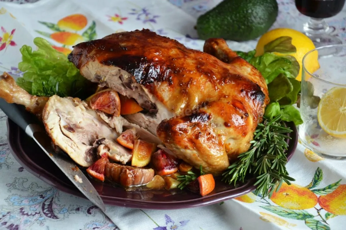 De ce mâncăm pui, dar nu porumbei sau lebede: răspunsul brutal de sincer pe care nimeni nu ți-l spune la masă