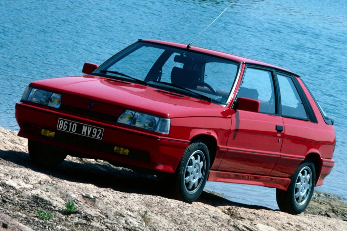 Cum ar arăta noua versiune Renault 11 Turbo 2026: legenda revine mai puternică ca niciodată!