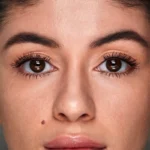 Uită de rimelul negru: un alt culoar a intrat în modă și a cucerit pe toată lumea în 2025