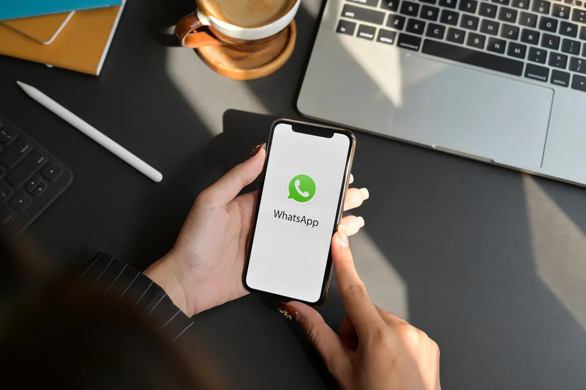 WhatsApp introduce limită lunară la mesajele trimise: cum te protejează de spam și ce riști dacă exagerezi